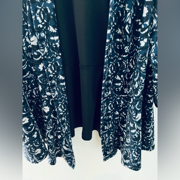 Open Front Sweater w/Peplum Bottom Womens 3X Scroll Pattern Dress Barn EUC - Picture 4 of 6